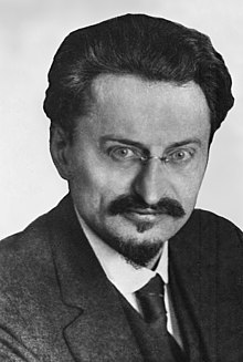 220px-LeonTrotsky1929